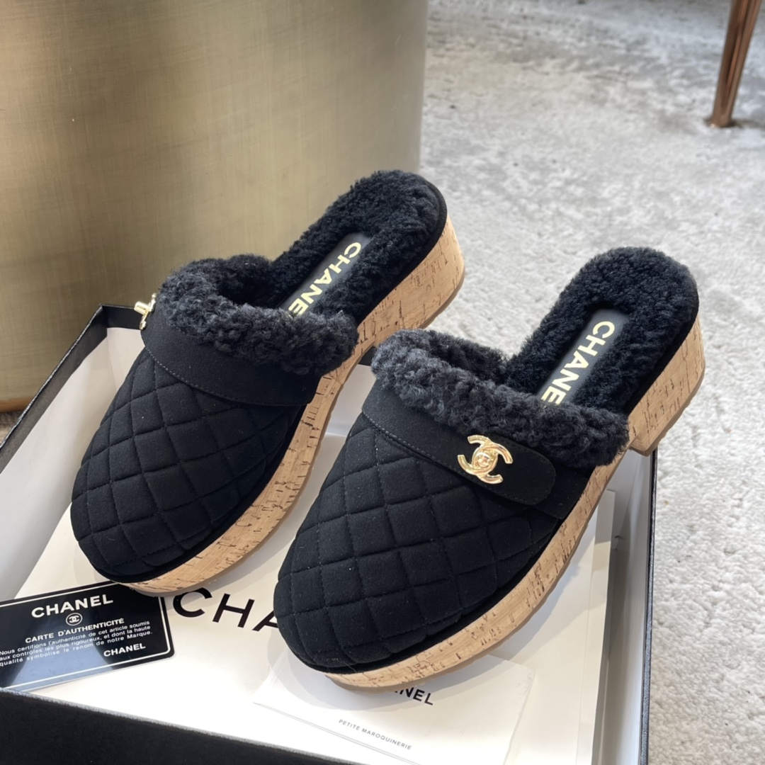 CHANEL Wool Slippers Quilted Lambswool Wool Curl Lining Rubber Anti-Slip Sole Boutique Packaging