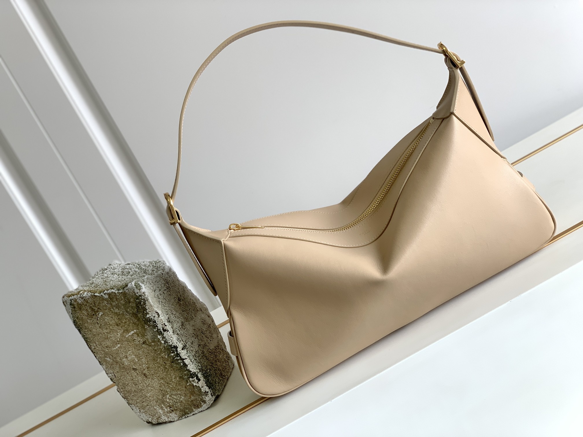 CELINE赛琳秋冬系列秀款Romy牛皮手袋197443