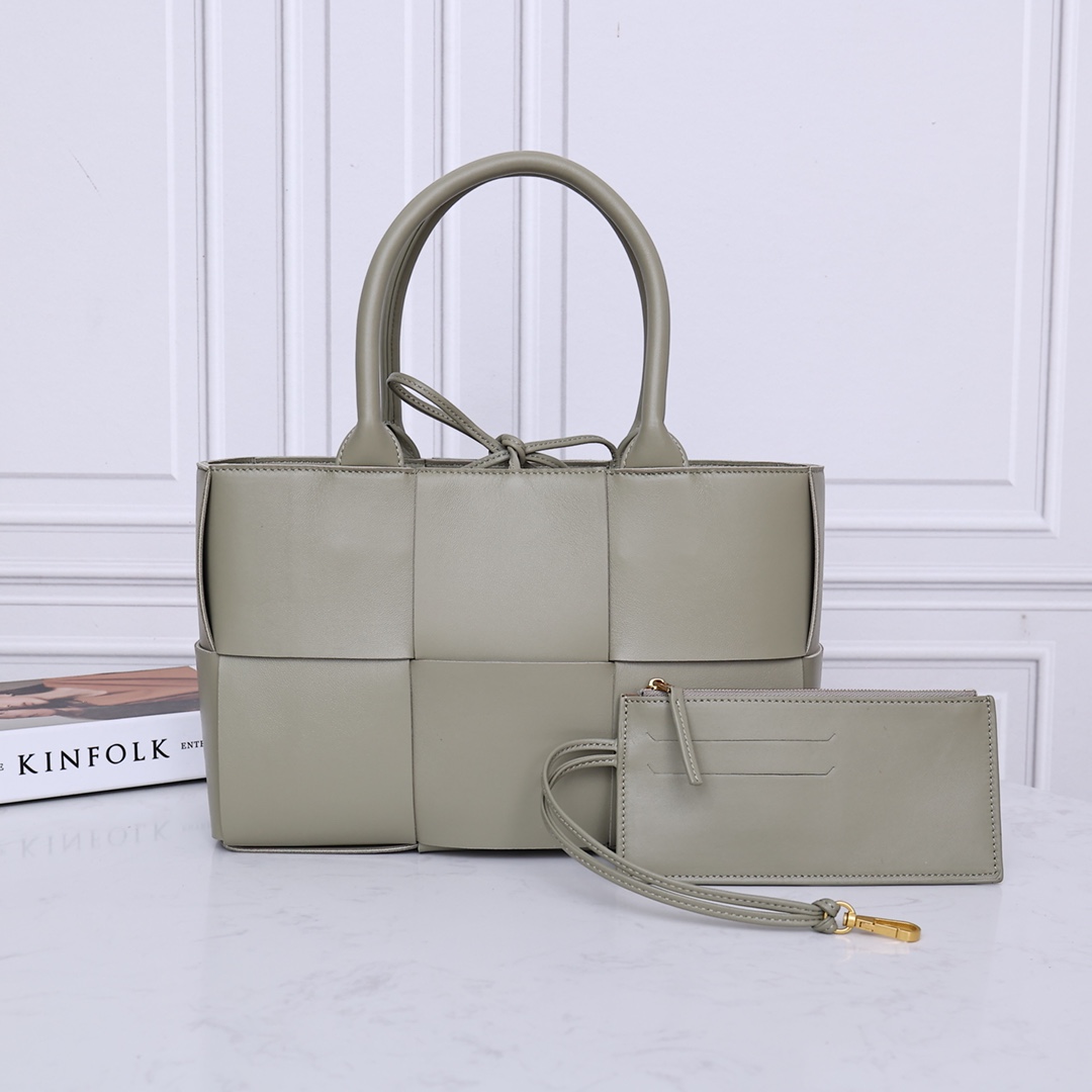 Bottega Veneta SLIP Tote Bag Maxi Intrecciato Small