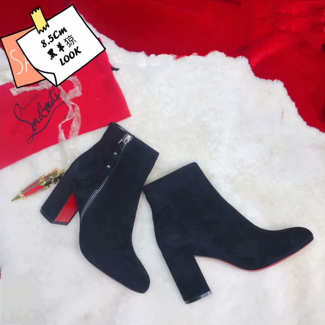 NO:337028,High-end customized autumn and winter boot series!  H8.5Cm, size 35-42. Leather big sole. 31-08 Black Sheep Clip, official website synchronization. Standard European code Reference:31-08 Color:black Material:veau velours Lining:sheep leather Heel height:8.5Cm Sole:leather sole Size:EUR 35-42 (US 4-11):,,christian louboutin,boots,sheep,Leather soles19860909高端订制 秋冬靴系列！ H8.5Cm,尺码35-42码.真皮大底.31－08黑羊猄,官网同步. 标准欧码 Reference:31－08 Color:black Material:veau velours Lining:sheep leather Heel heigh:8.5Cm Sole:leather sole Size:EUR 35－42（US 4一11) :,,christian louboutin,boots,sheep,Leather soles,Women's Shoes