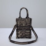 Dior Online
 Mini Bags Tote Bags Embroidery Summer Collection Mini