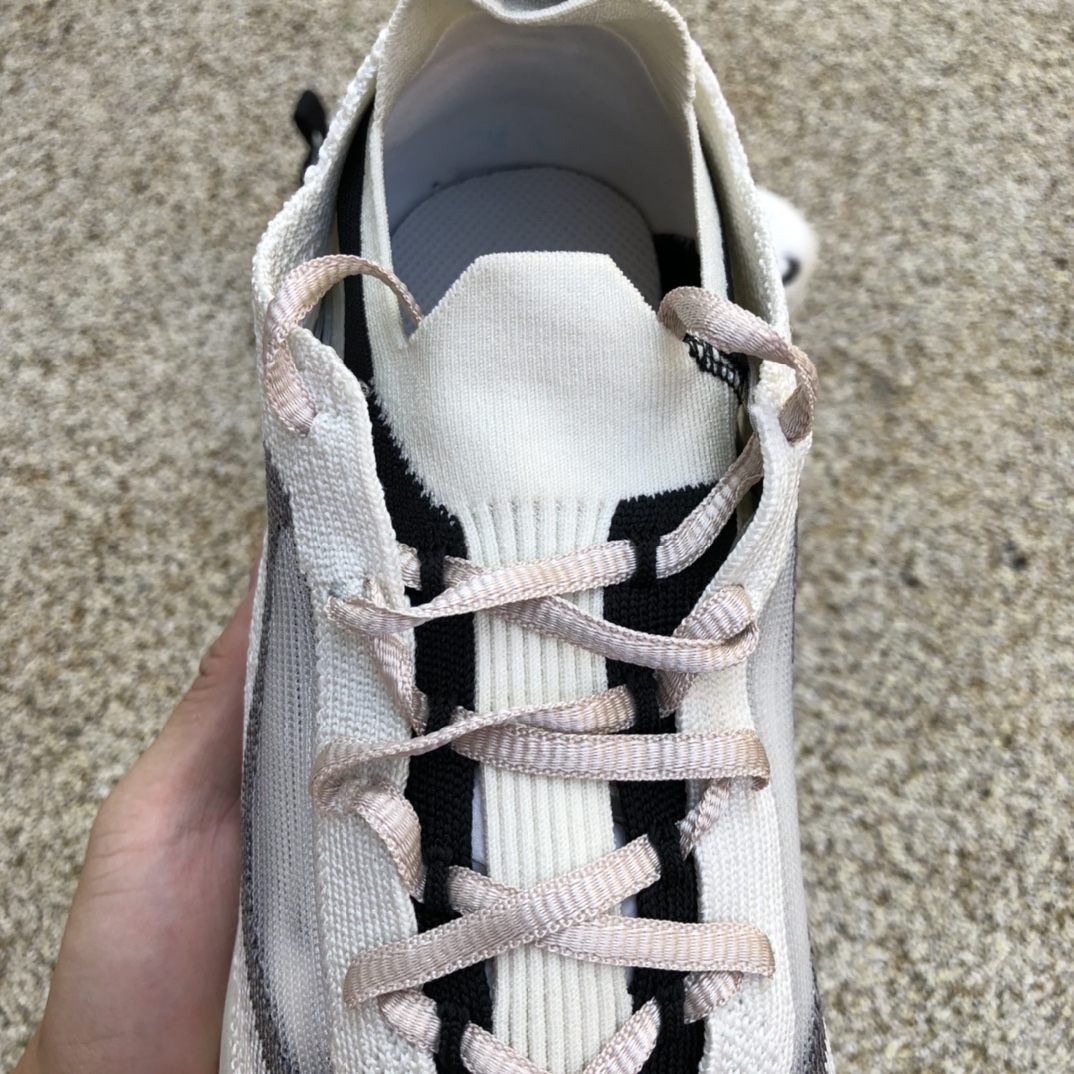 Nike Spark Flyknit 燕麦色 潮流休闲跑步鞋 DD1901-001