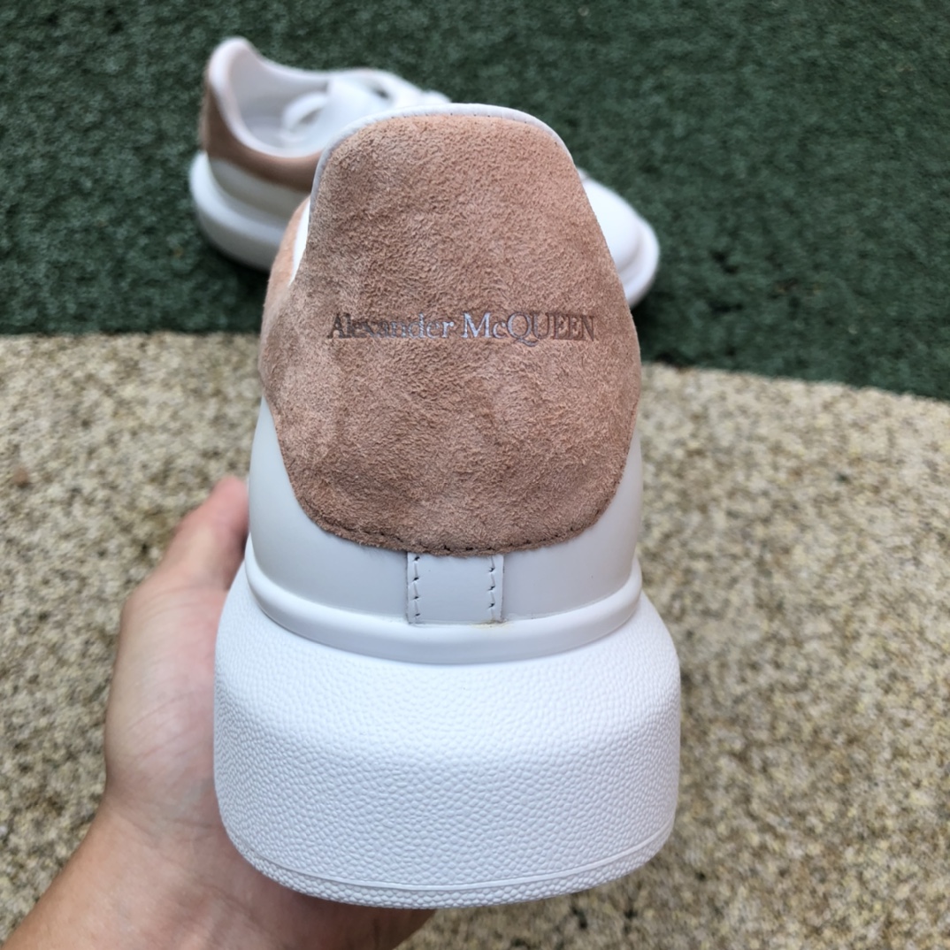 麦昆粉绒尾 Alexander McQueen 麦昆小白鞋
