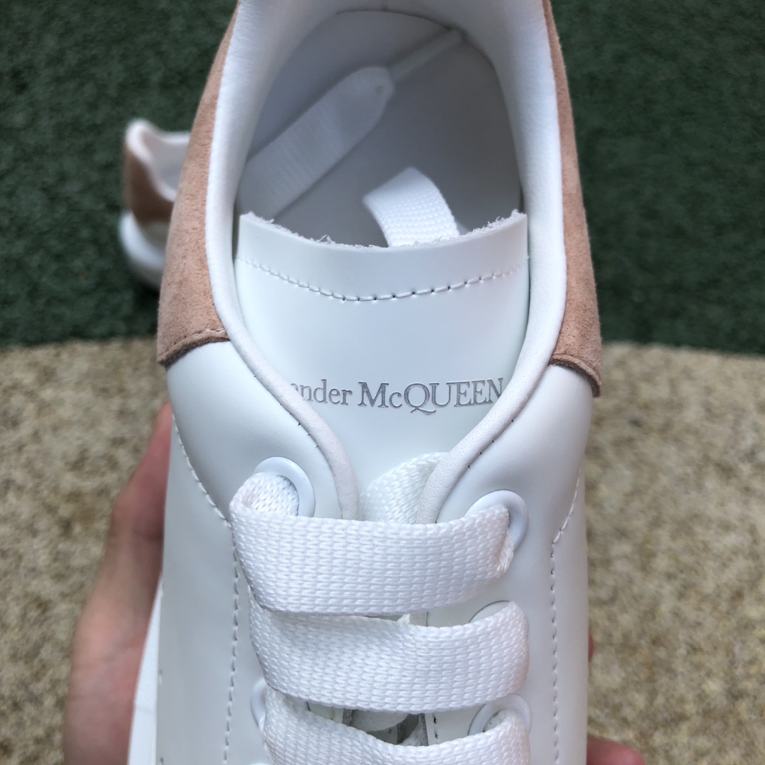 麦昆粉绒尾 Alexander McQueen 麦昆小白鞋