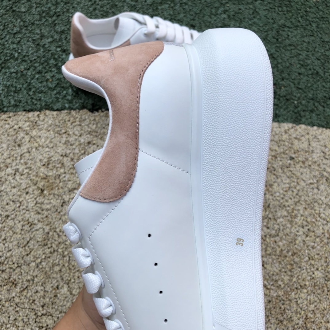 麦昆粉绒尾 Alexander McQueen 麦昆小白鞋