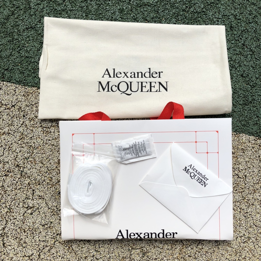 麦昆白黑尾Alexander McQueen 麦昆小白鞋