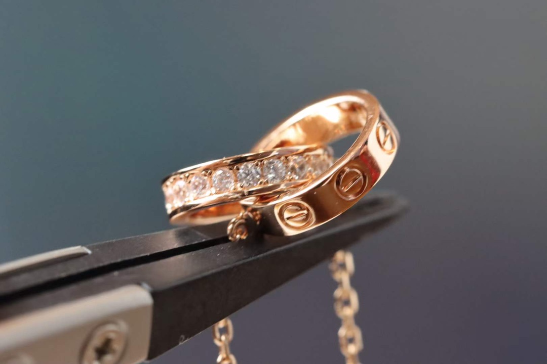 Cartier 卡地亚/Carrier玫瑰金 LOVE满钻双环 项链