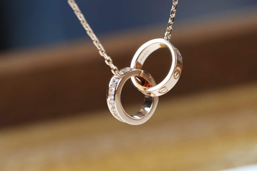 Cartier 卡地亚/Carrier玫瑰金 LOVE满钻双环 项链