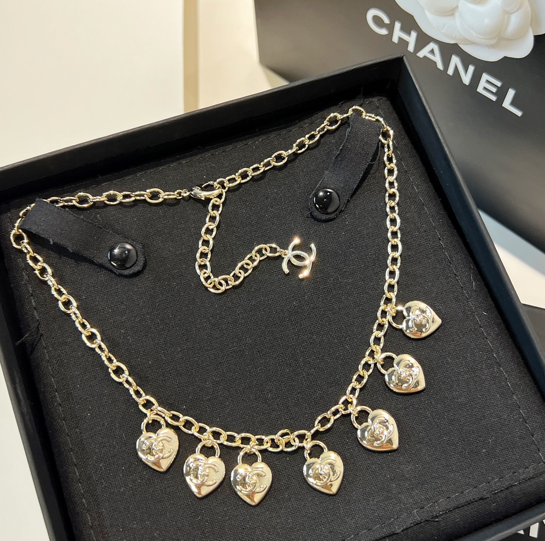 新款☑️CHANEL香奈儿桃心爱心项链