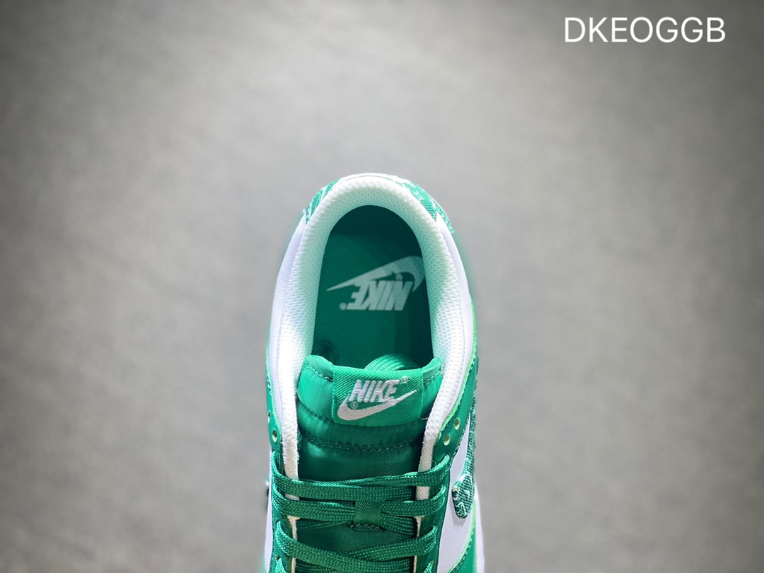 300 NIKE Dunk SB Low 低帮休闲板鞋  DH4401-102