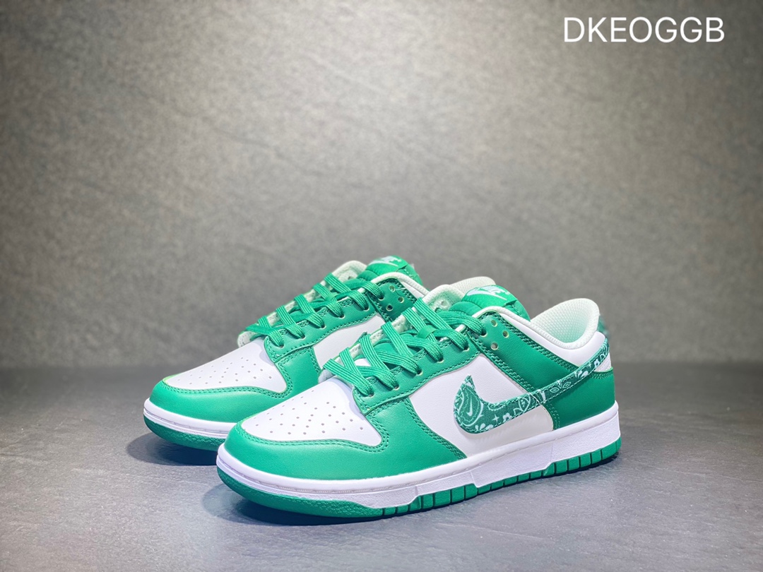 300 NIKE Dunk SB Low 低帮休闲板鞋  DH4401-102
