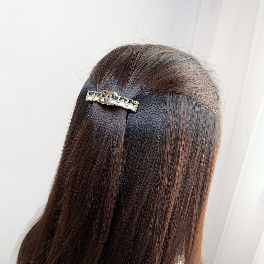 新款☑️CHANEL香奈儿双c黑白皮绳发夹发卡