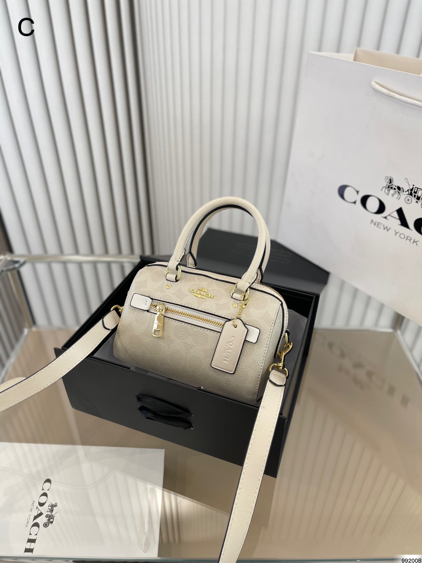J5 6色折叠盒 coach Coach 蔻驰 mini枕头包 mini系列 元气女孩必入 日常出街 百搭时尚 尺寸18 12
