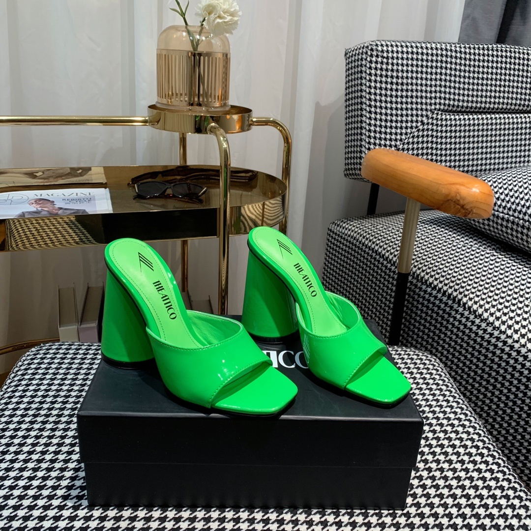 Fashionable Italian Imports: THEEATTICO Sandals with Bold Design and Comfort - 图片 2