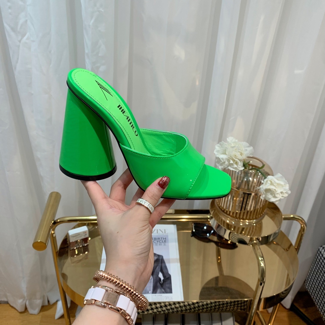 Fashionable Italian Imports: THEEATTICO Sandals with Bold Design and Comfort - 图片 9