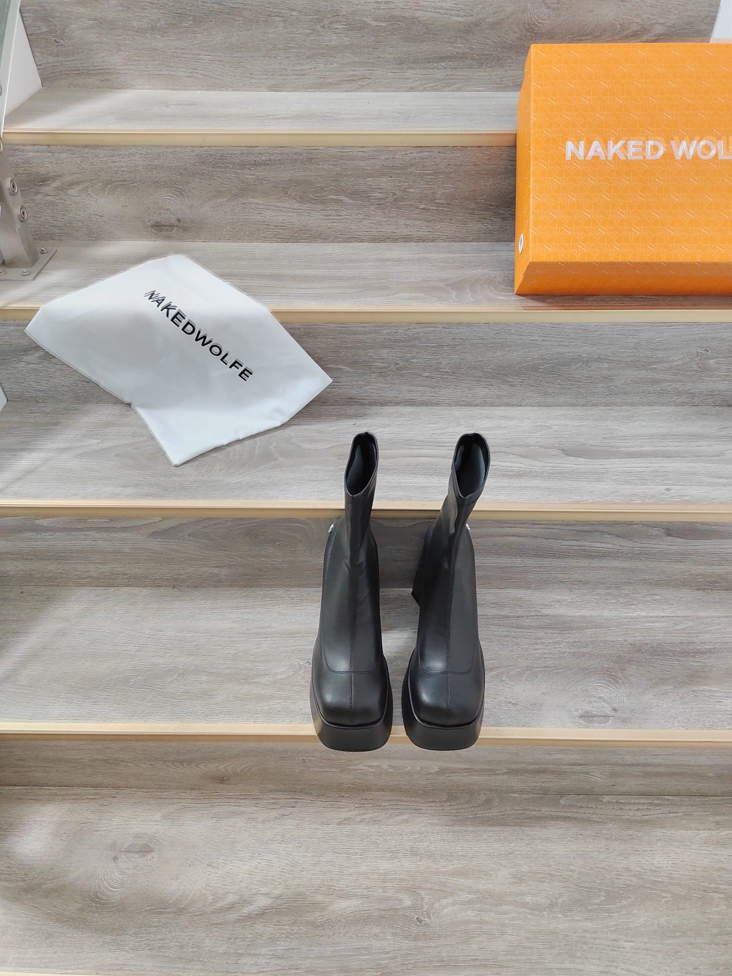 New 2022 NakedWolfe Shoes: High-Powered, Water-Protected, Custom-Made, Slide-Resistant. - 图片 2