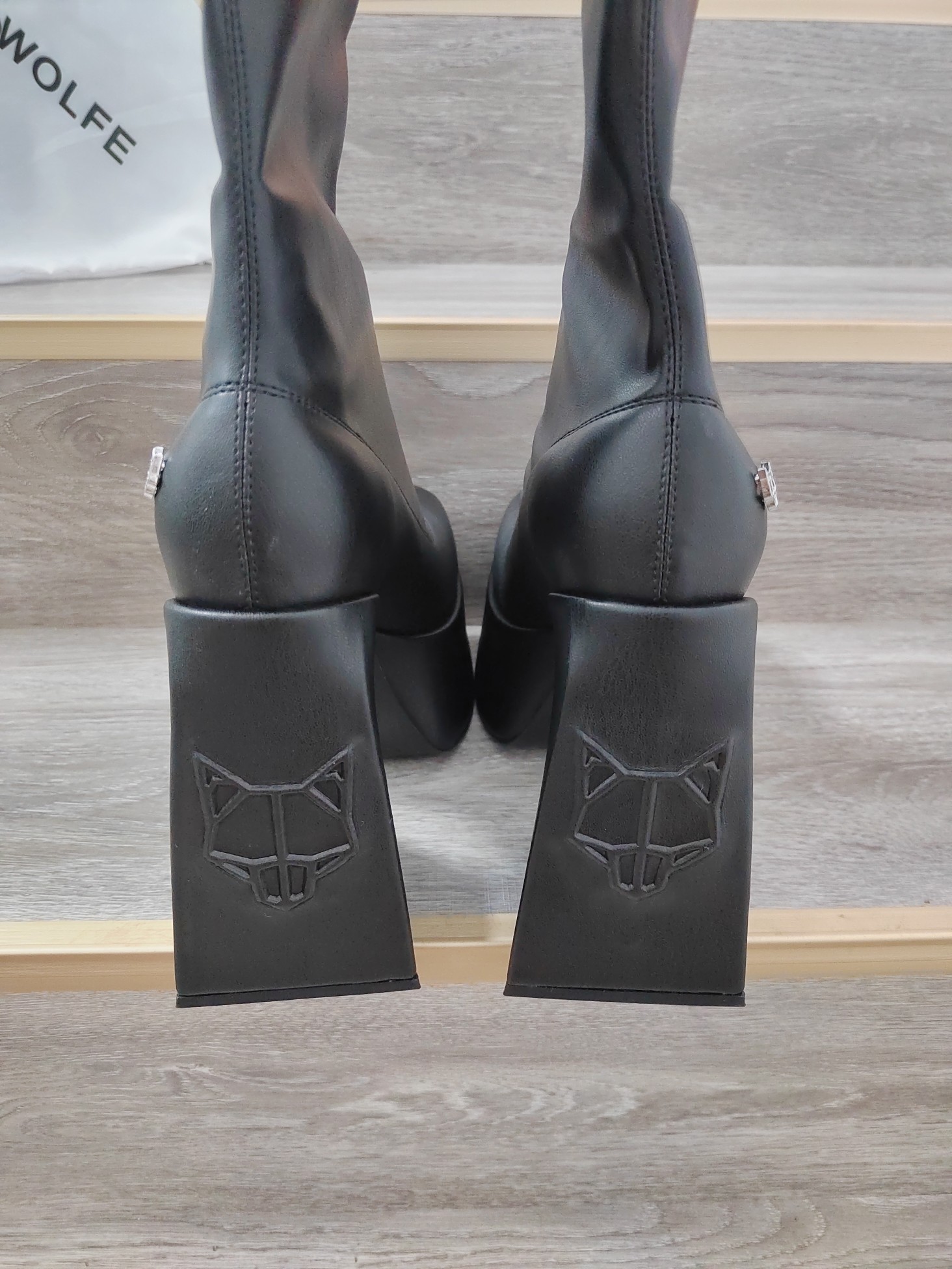 New 2022 NakedWolfe Shoes: High-Powered, Water-Protected, Custom-Made, Slide-Resistant. - 图片 4