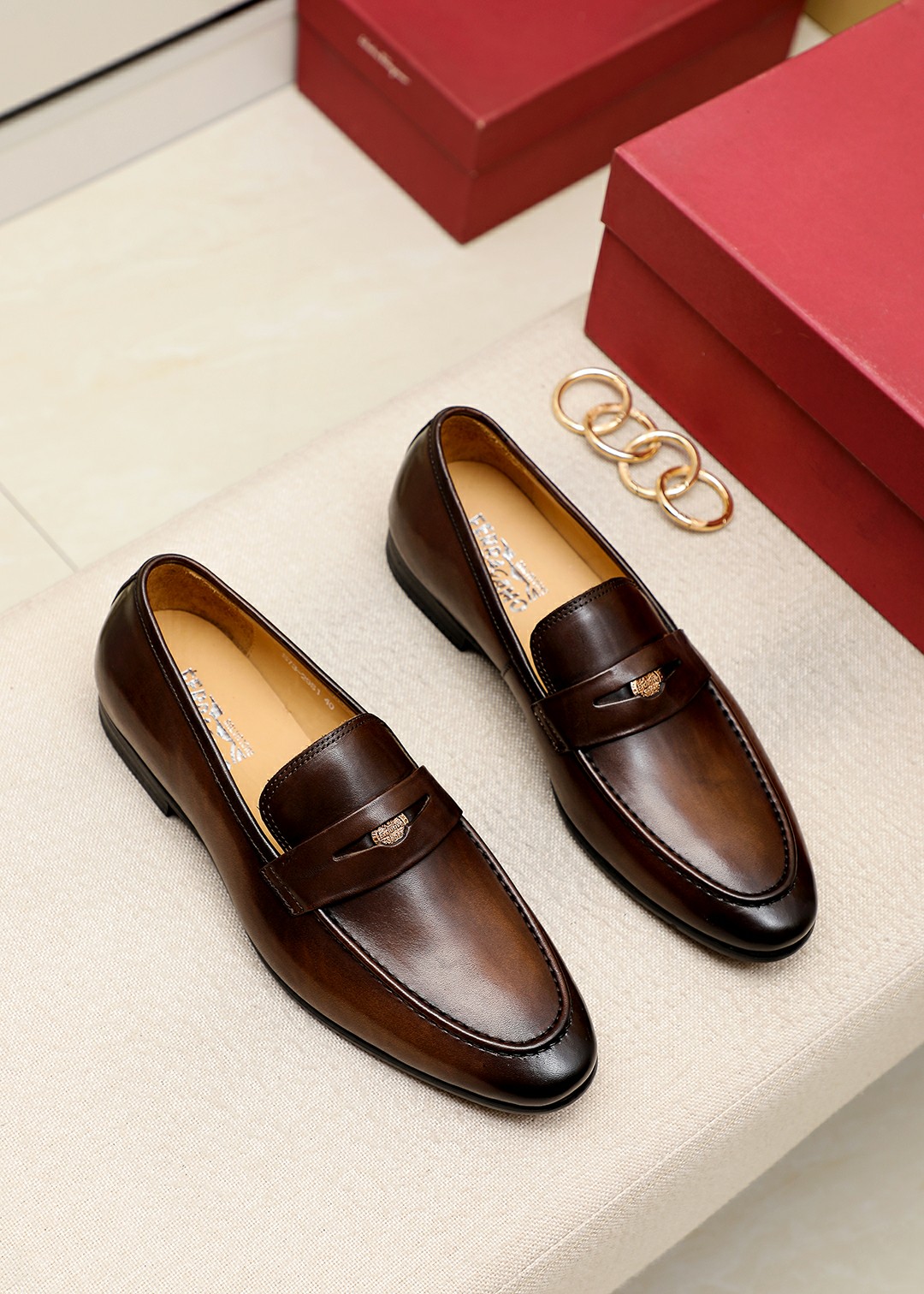 J5  Ferragamo 菲拉格慕 休闲皮鞋正码