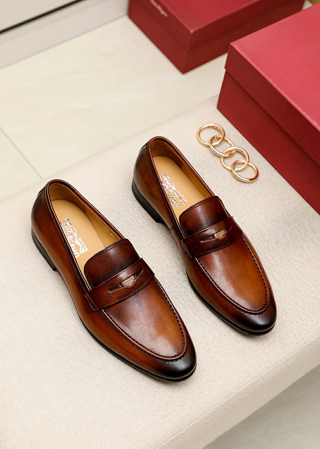 J5  Ferragamo 菲拉格慕 休闲皮鞋正码