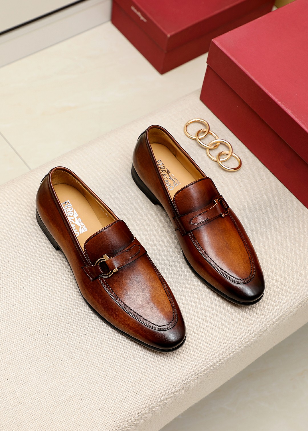 J5  Ferragamo 菲拉格慕 休闲皮鞋正码