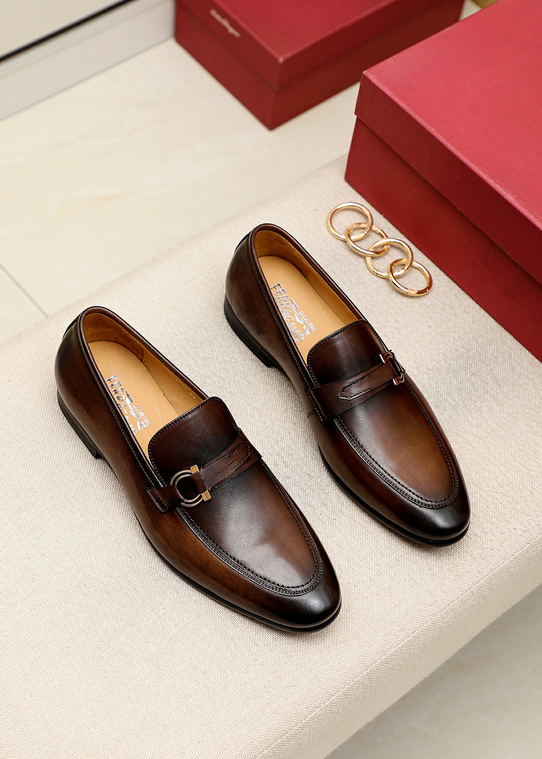 J5  Ferragamo 菲拉格慕 休闲皮鞋正码