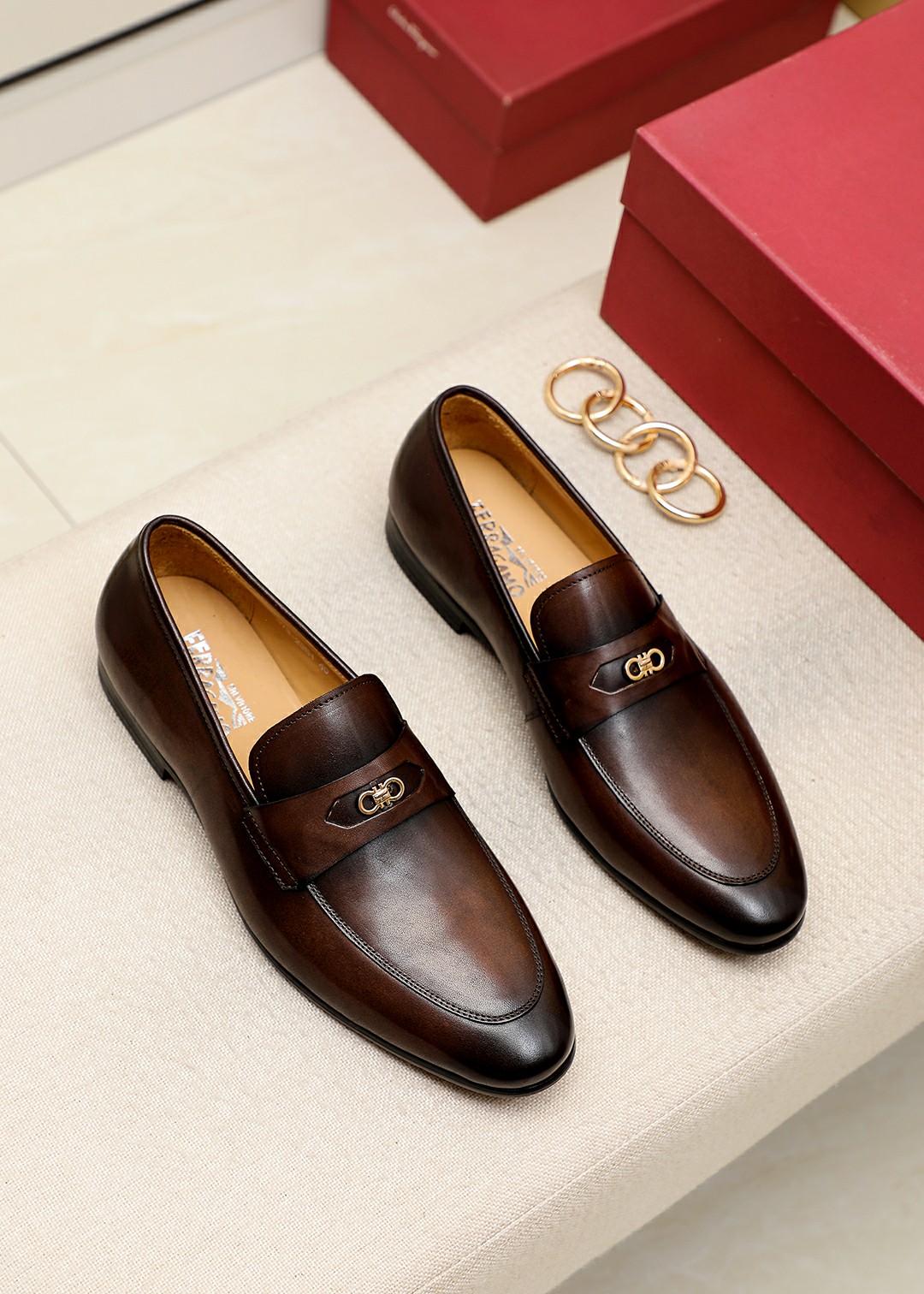 J5  Ferragamo 菲拉格慕 休闲皮鞋正码