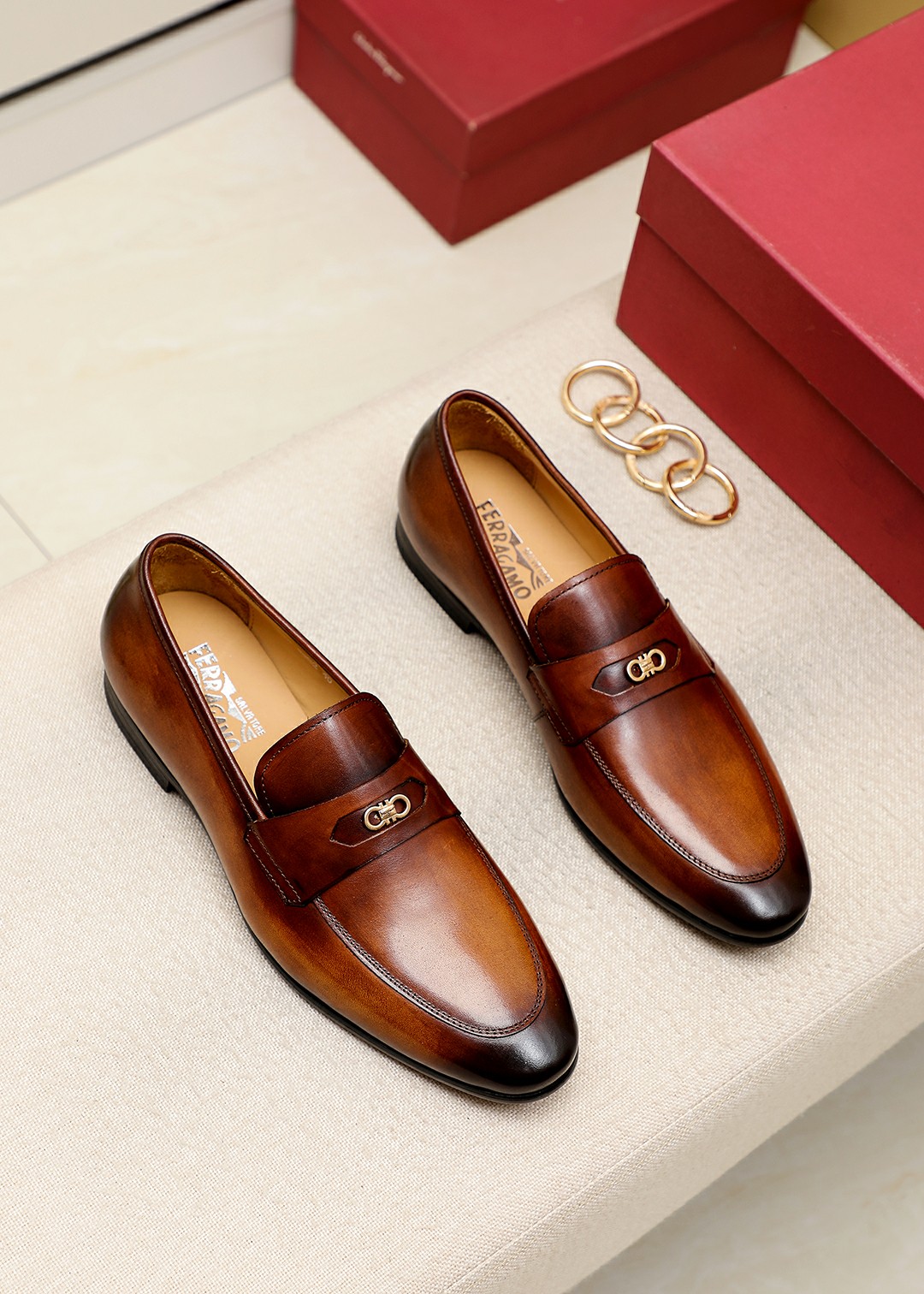 J5  Ferragamo 菲拉格慕 休闲皮鞋正码