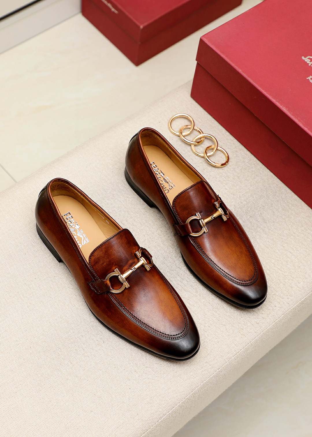 J5  Ferragamo 菲拉格慕 休闲皮鞋正码