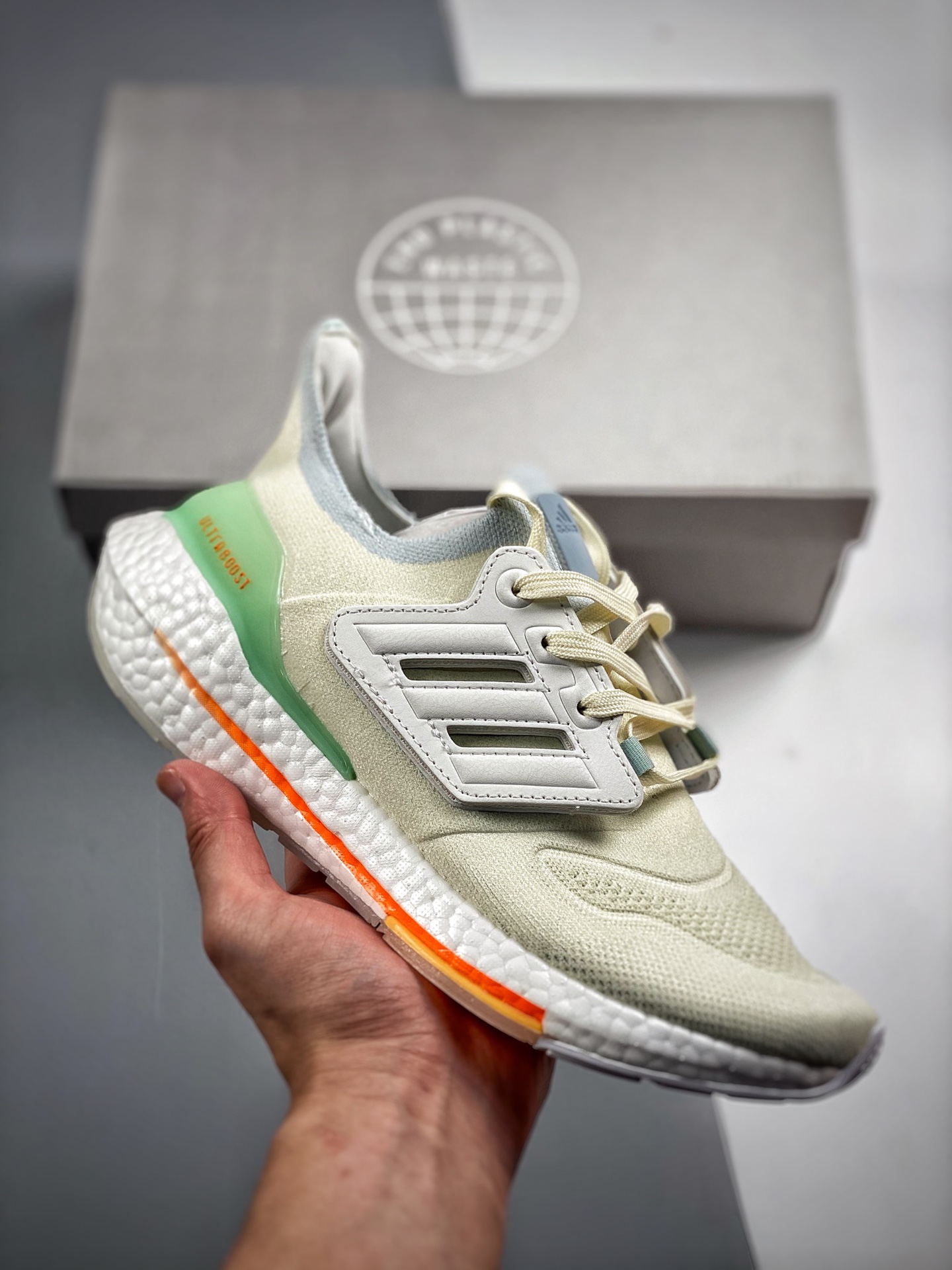-3 Ultra Boost 8.0 Blanco, lanzamiento simultáneo en tiendas, primicia con fotos reales, en comparación con el anterior…