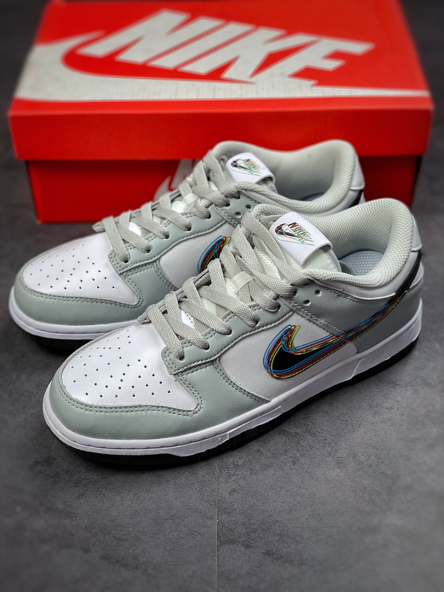 200 Nike SB Dunk Low 彩虹涂鸦DV6482-100