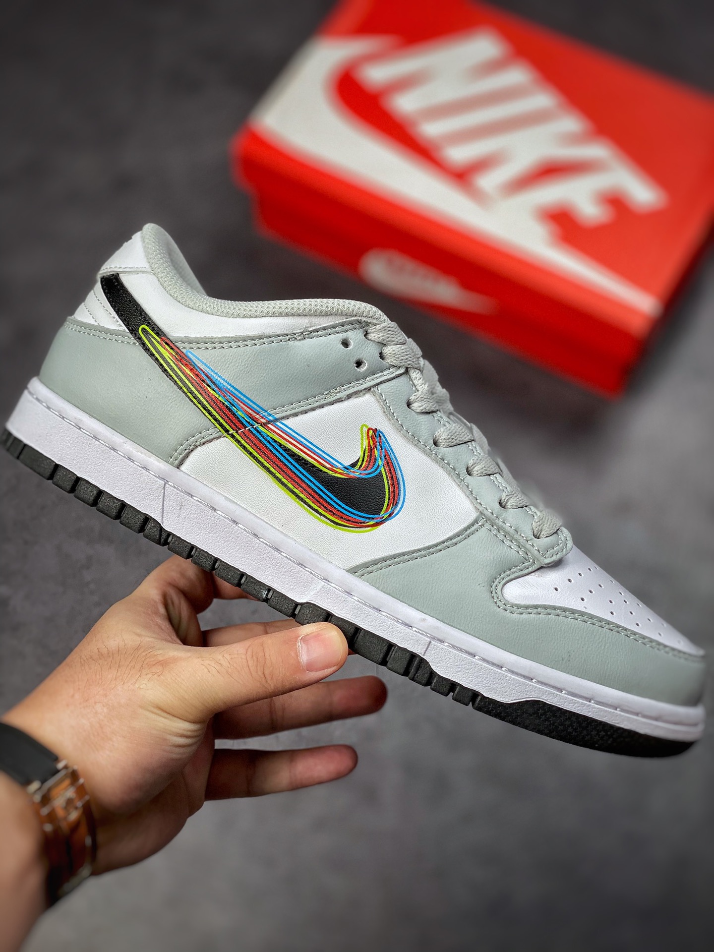 200 Nike SB Dunk Low 彩虹涂鸦DV6482-100