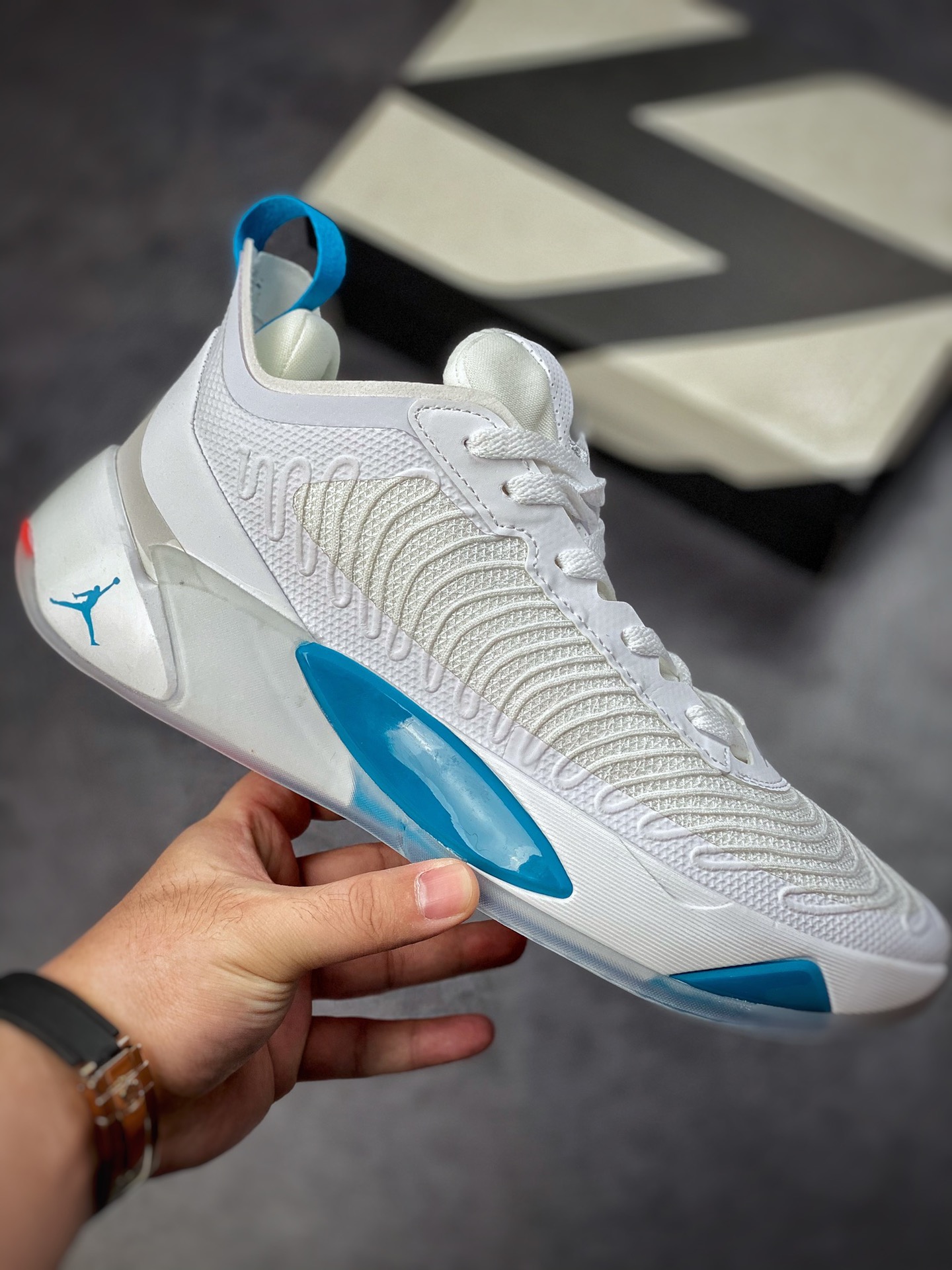 220 Jordan Luka 1 东契奇签名篮球鞋 DN1772-104