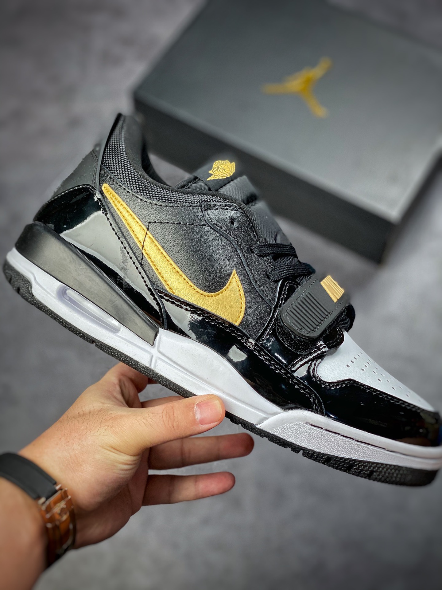 200 Air Jordan Legacy 312 漆皮黑金 CD7069-071