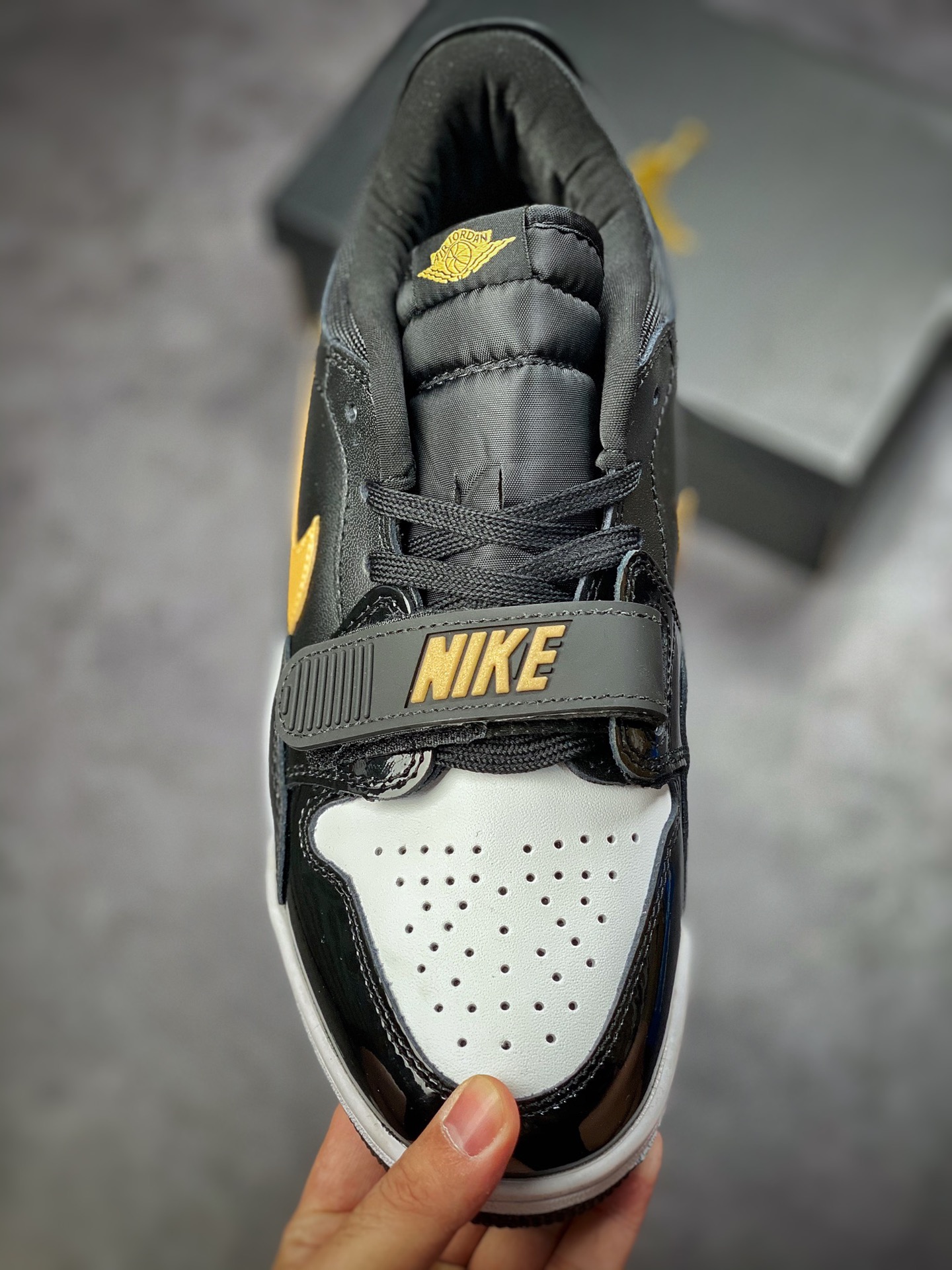 200 Air Jordan Legacy 312 漆皮黑金 CD7069-071