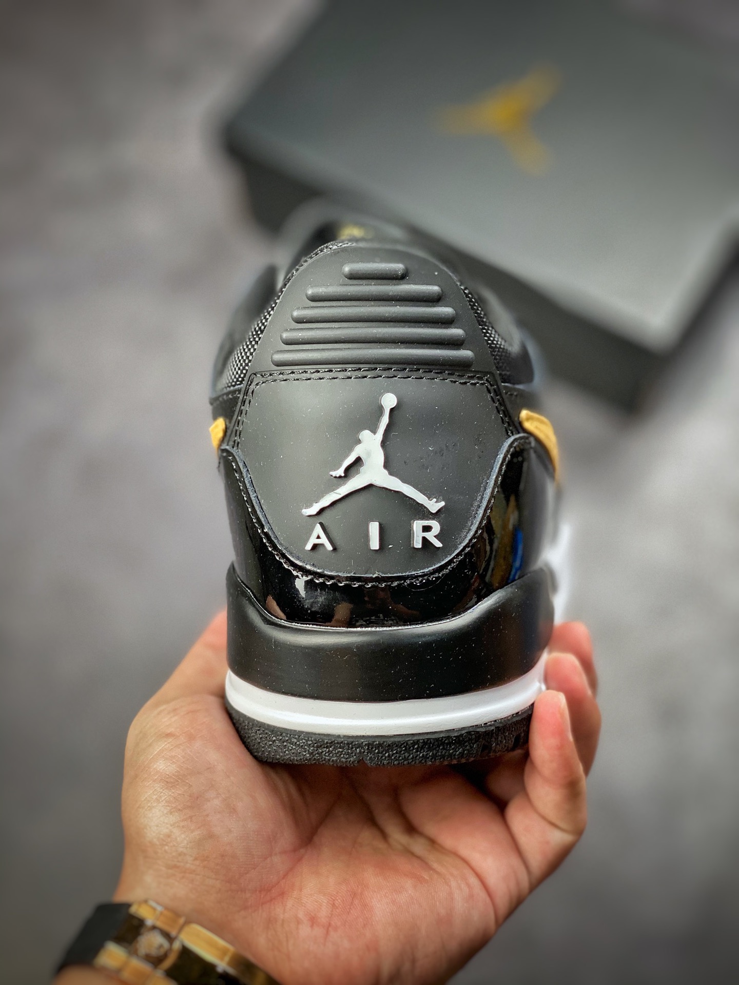 200 Air Jordan Legacy 312 漆皮黑金 CD7069-071