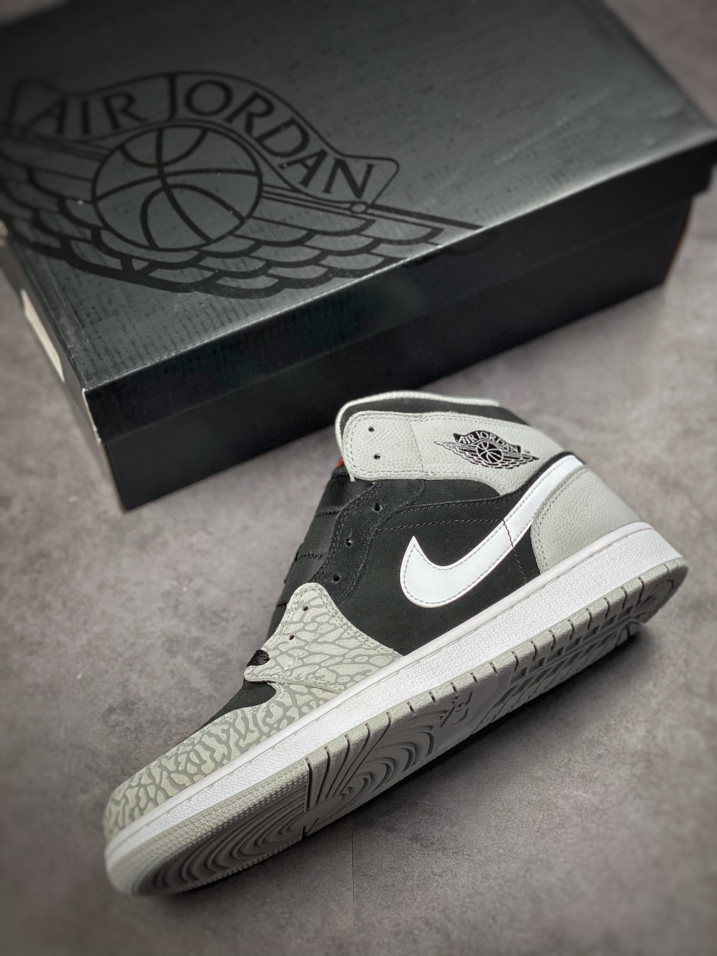 260 原装裸鞋级 市面最高工艺产物 Air Jordan 1 Mid 纯原系列 DM1200-016