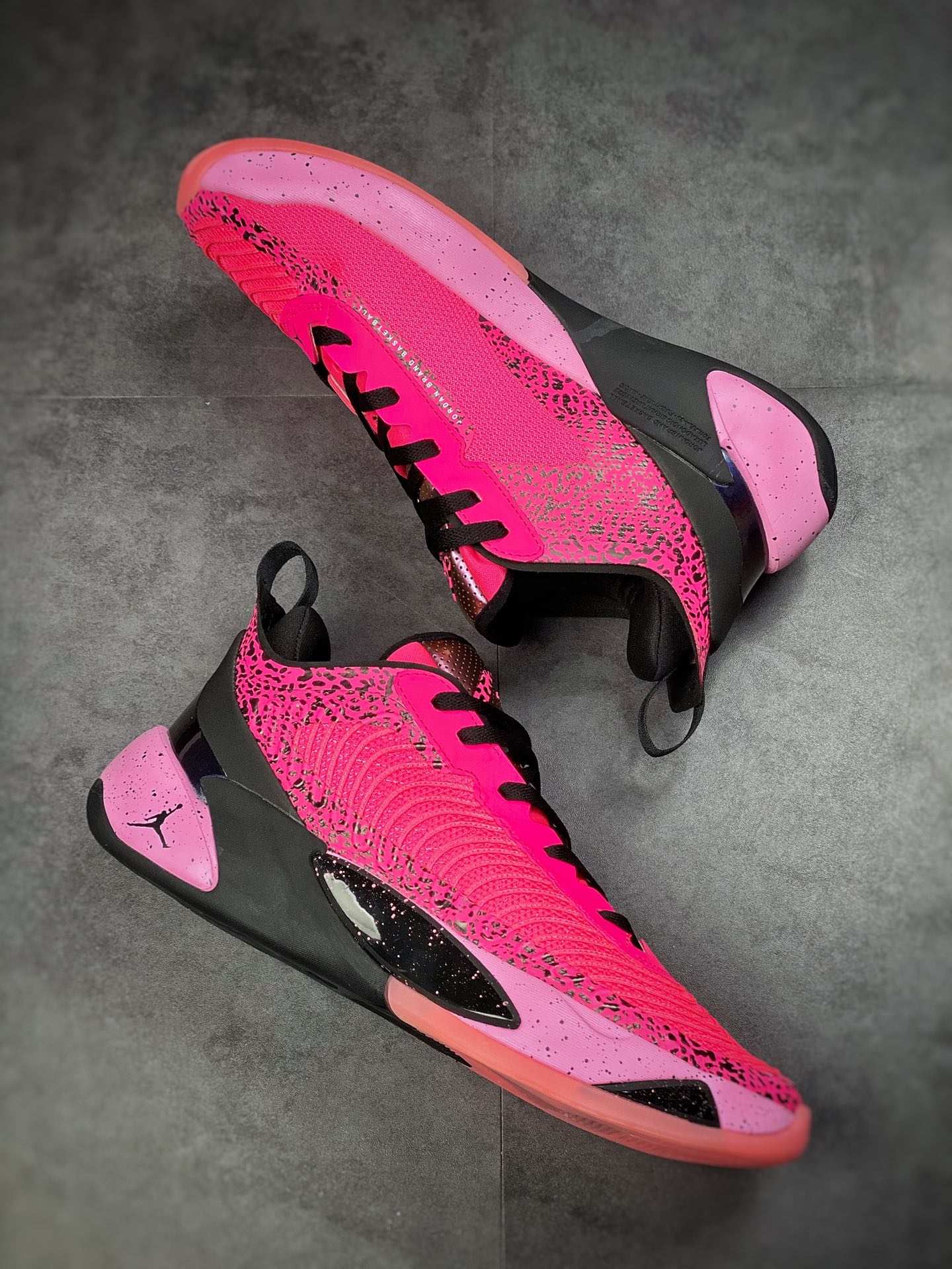 220 Jordan Luka 1 东契奇签名篮球鞋 DN1772-601
