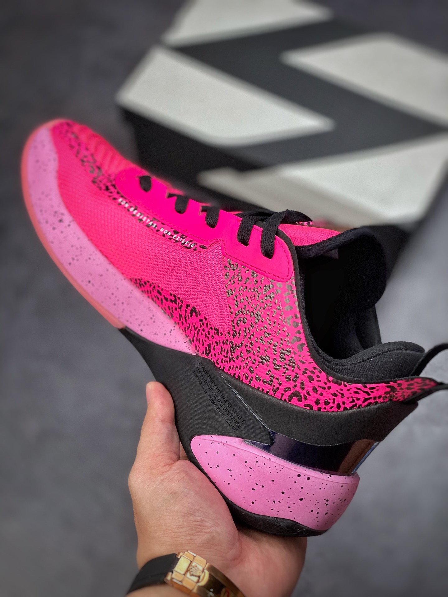 220 Jordan Luka 1 东契奇签名篮球鞋 DN1772-601