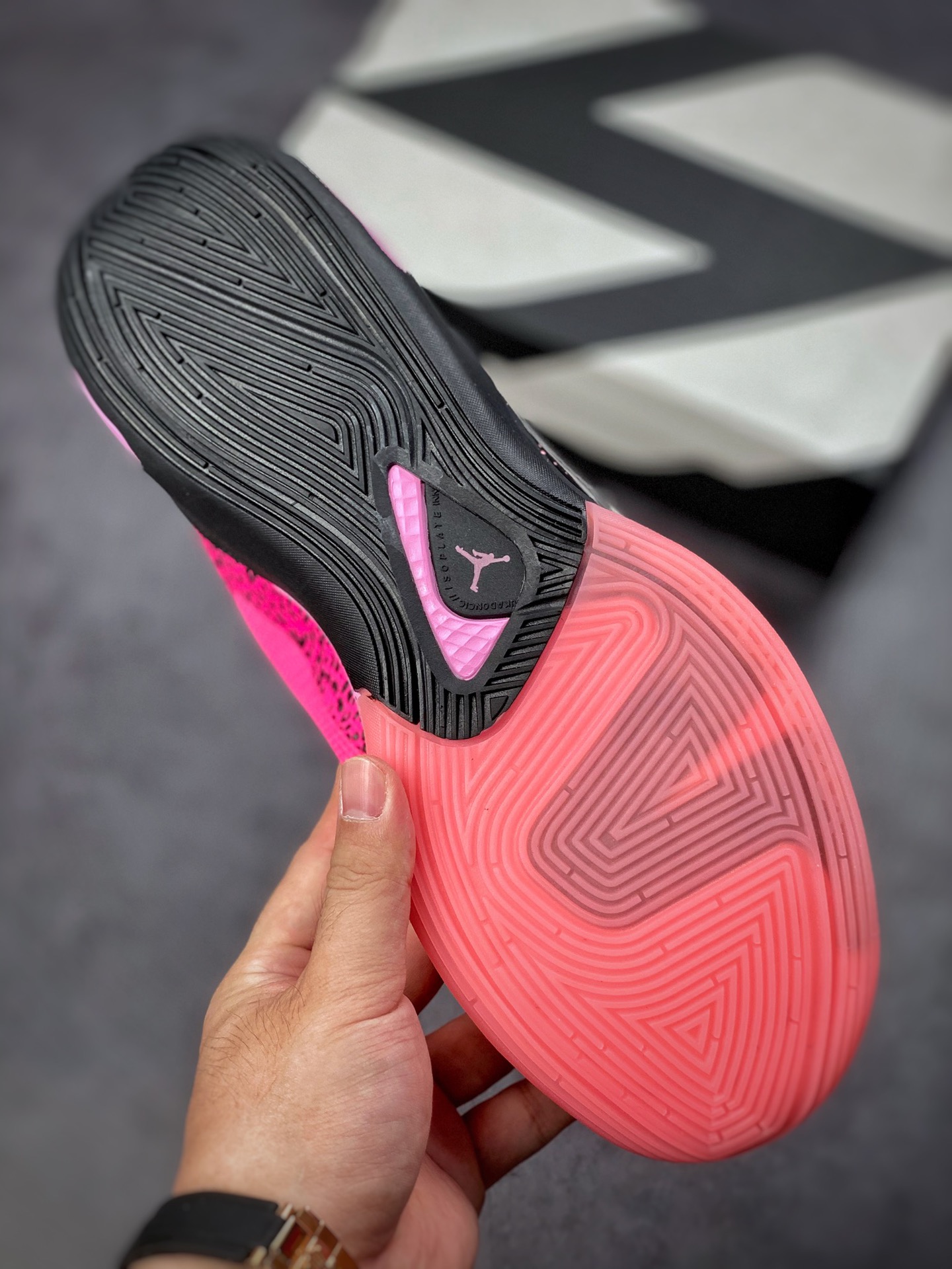 220 Jordan Luka 1 东契奇签名篮球鞋 DN1772-601