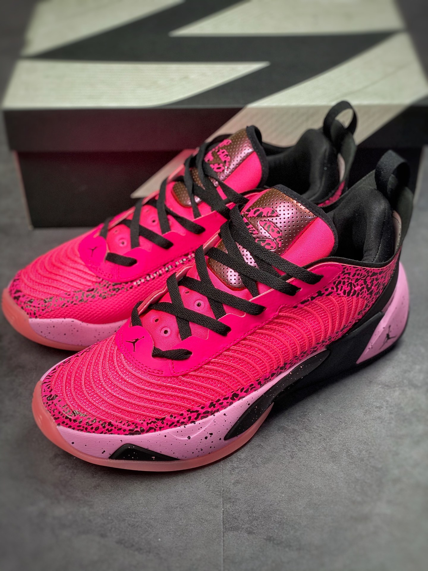 220 Jordan Luka 1 东契奇签名篮球鞋 DN1772-601