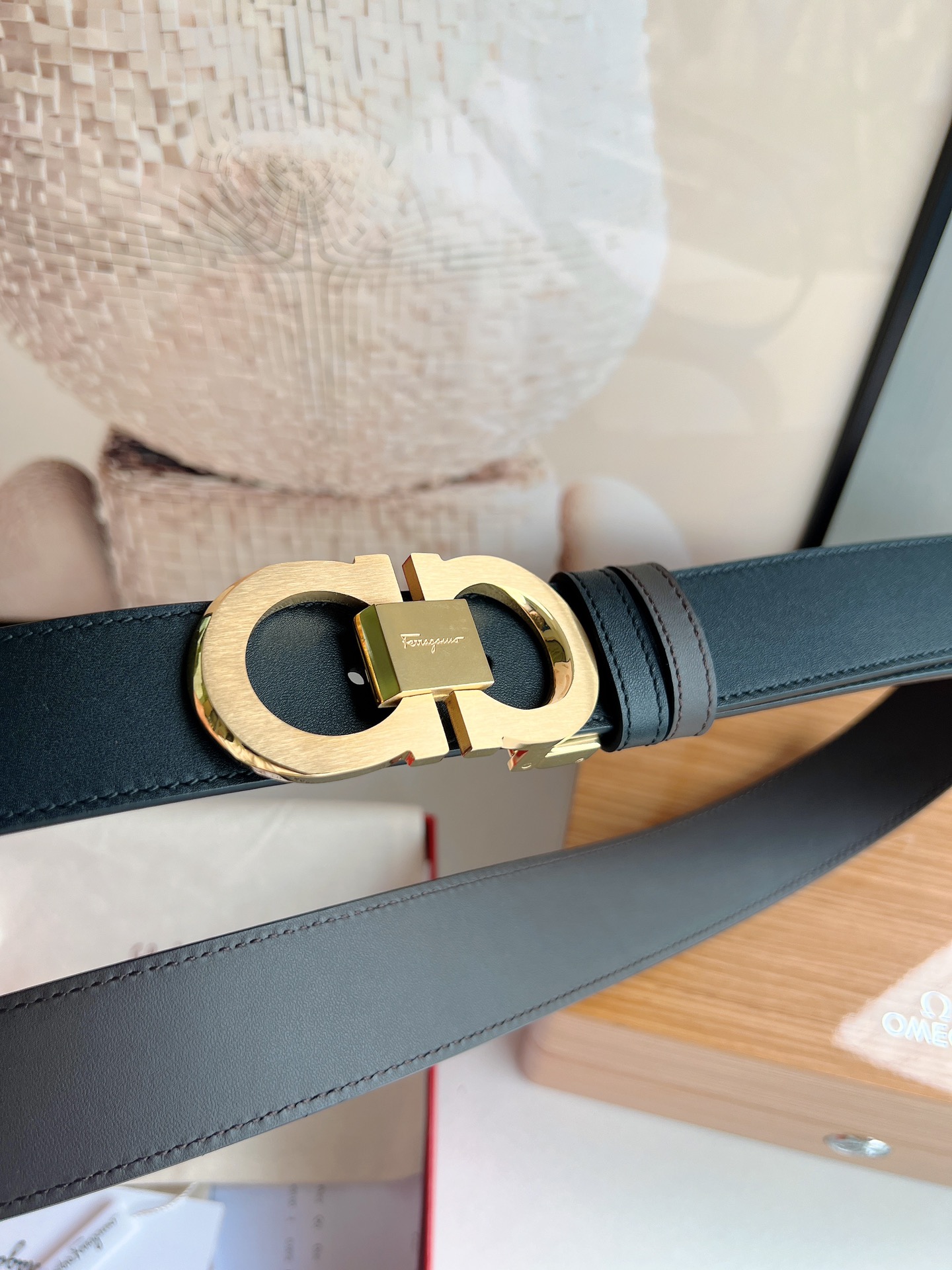 Ferragamo菲拉格慕   8字扣斜内廓抛光双面用头层牛皮腰带3.5cm