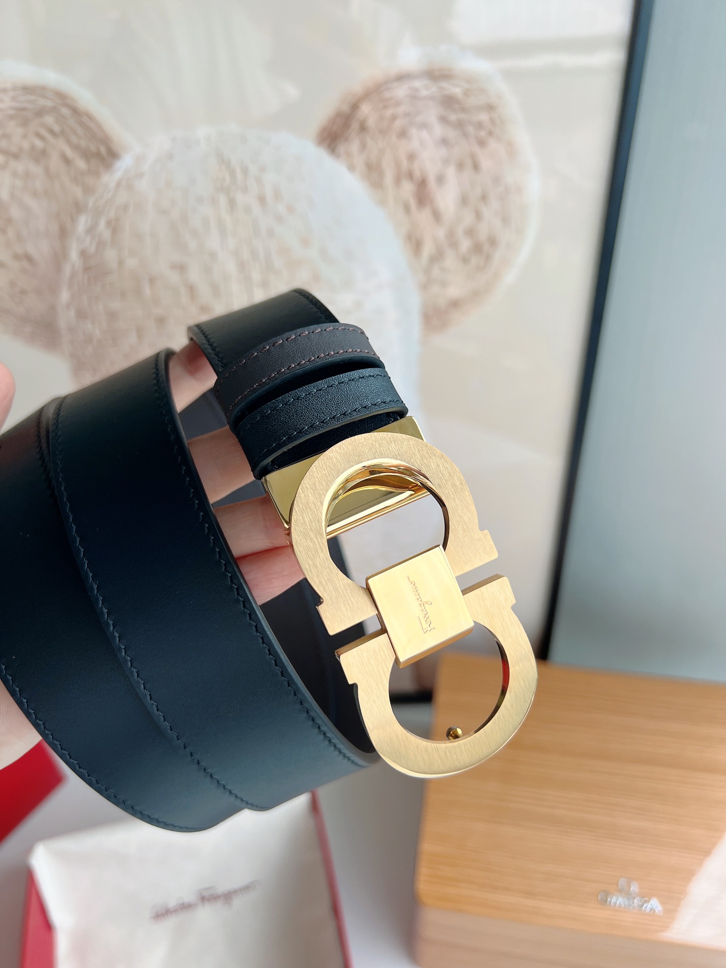 Ferragamo菲拉格慕   8字扣斜内廓抛光双面用头层牛皮腰带3.5cm