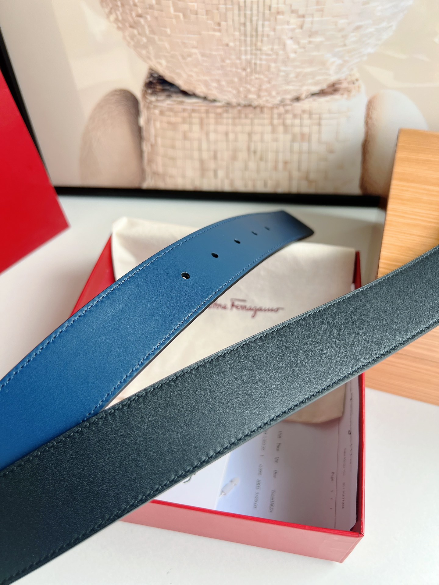 Ferragamo菲拉格慕   8字扣斜内廓抛光双面用头层牛皮腰带3.5cm