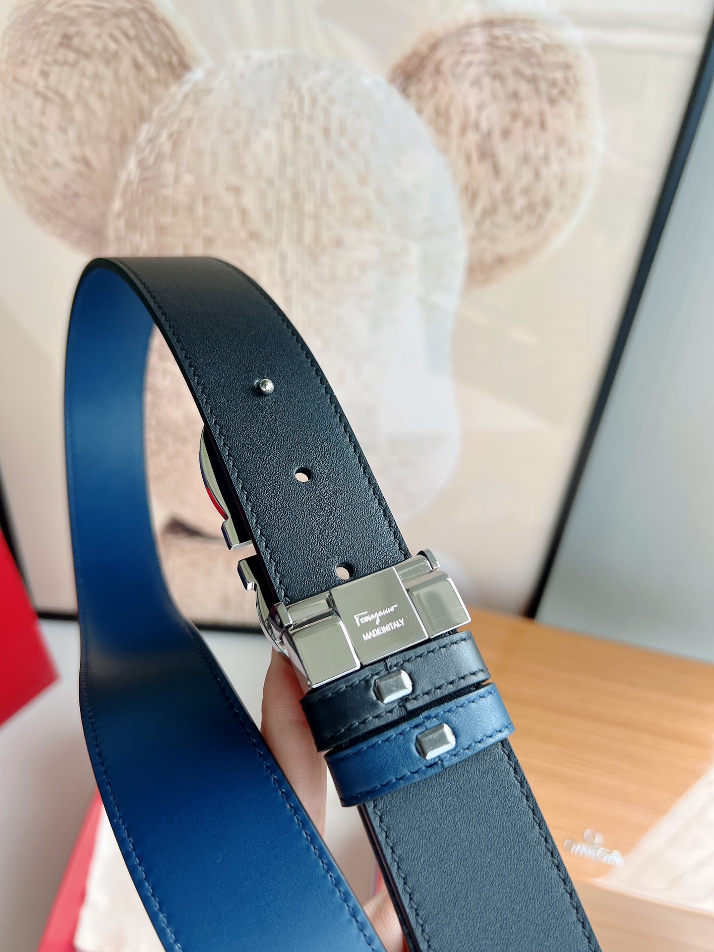 Ferragamo菲拉格慕   8字扣斜内廓抛光双面用头层牛皮腰带3.5cm