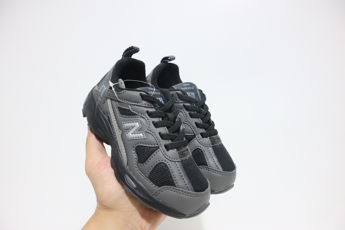 图片[8]-专G版牛B新款878松紧带儿童运动鞋 尺码：26-37码 市面上最顶级版，懂得入🛒 颜值天花板878系列 潮童必备单品❤️ 拼皮网面透气舒适☁️ 橡胶耐磨防滑大底，脚感超舒适✌🏻 松紧带设计，贴合脚背，呵护宝贝日常跑跳👍🏻-选品中心