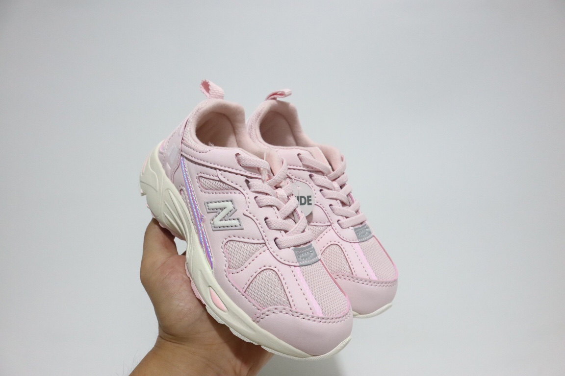 图片[2]-专G版牛B新款878松紧带儿童运动鞋 尺码：26-37码 市面上最顶级版，懂得入🛒 颜值天花板878系列 潮童必备单品❤️ 拼皮网面透气舒适☁️ 橡胶耐磨防滑大底，脚感超舒适✌🏻 松紧带设计，贴合脚背，呵护宝贝日常跑跳👍🏻-选品中心