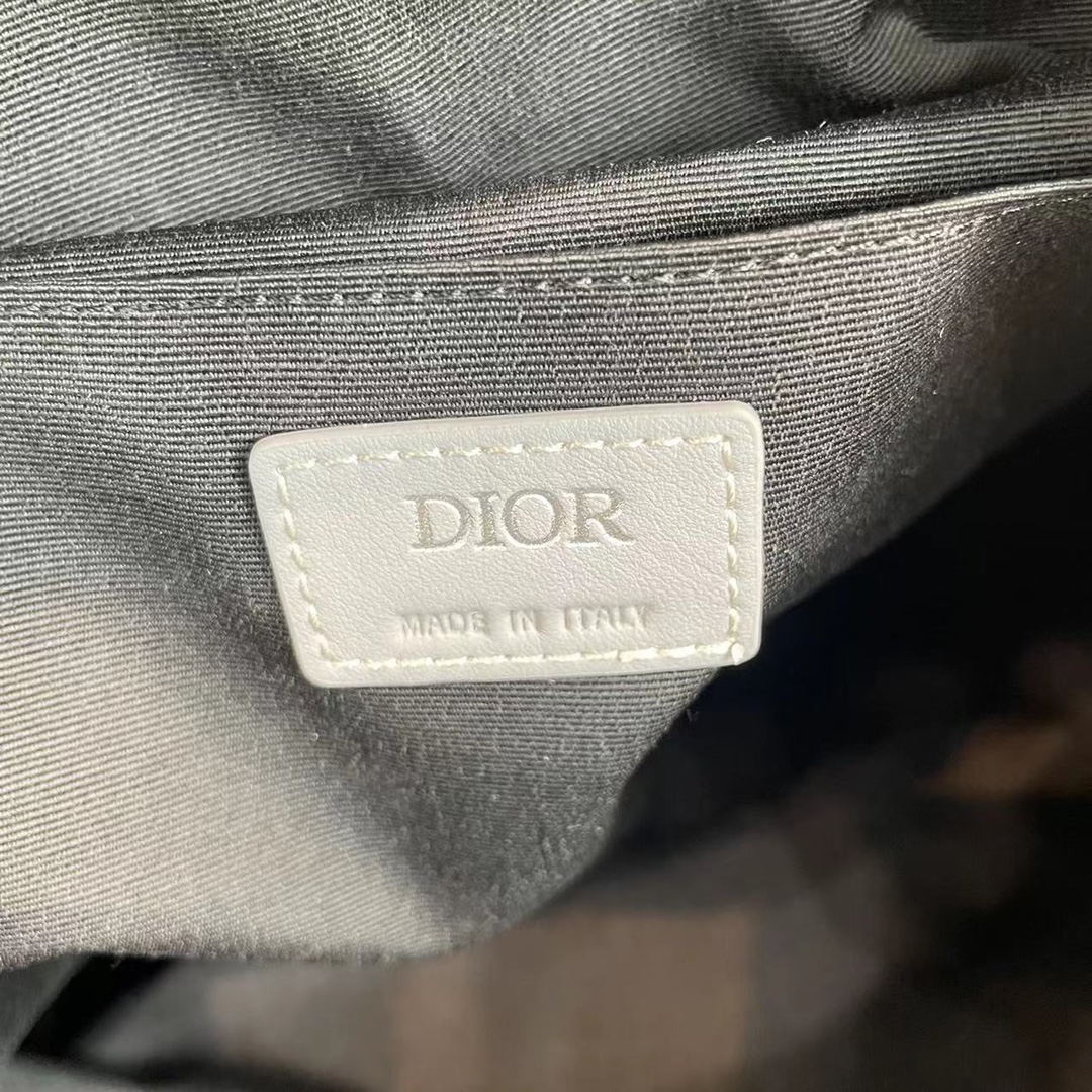 Dior.Hit.the.Road双