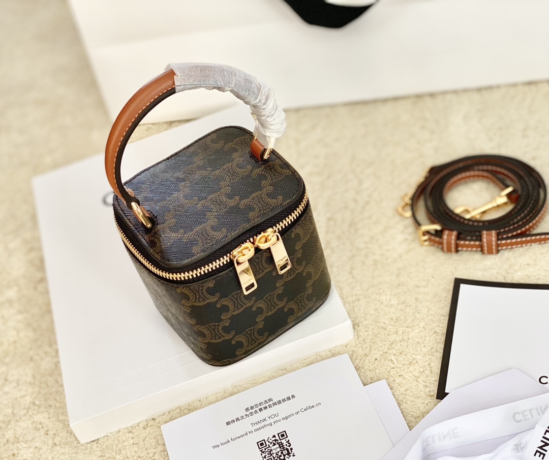 CELINE赛琳22新款迷你标志牛皮革小盒子包10J762