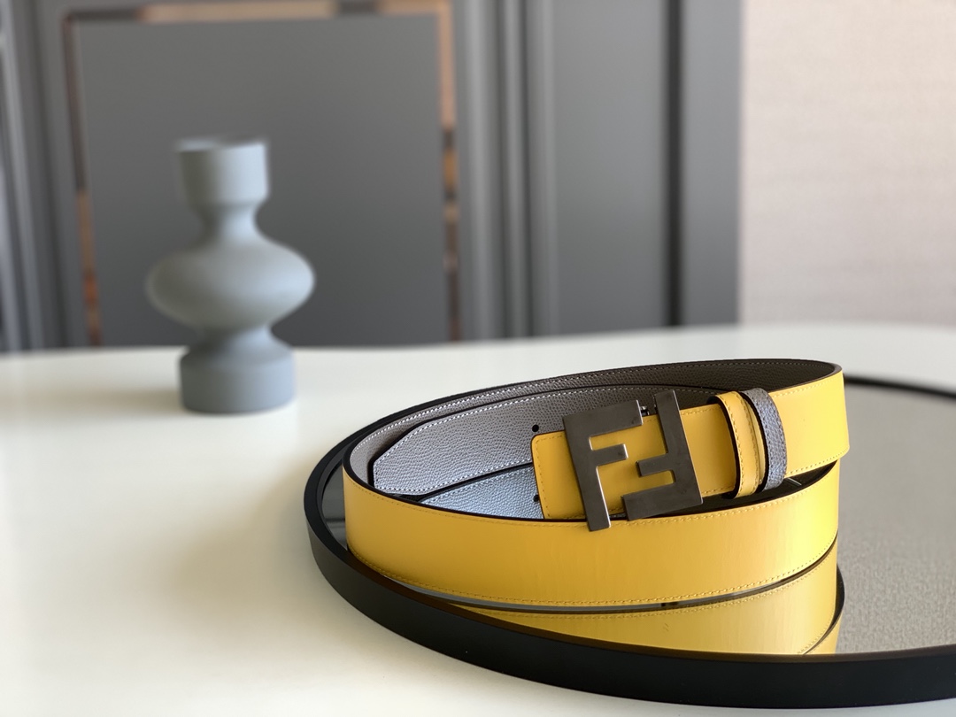 Fendi 五金做工精细 线条流畅 表面光滑 𝐙𝐏电镀工艺 香港通关【𝐇𝐀𝐀𝐒】 进口皮料