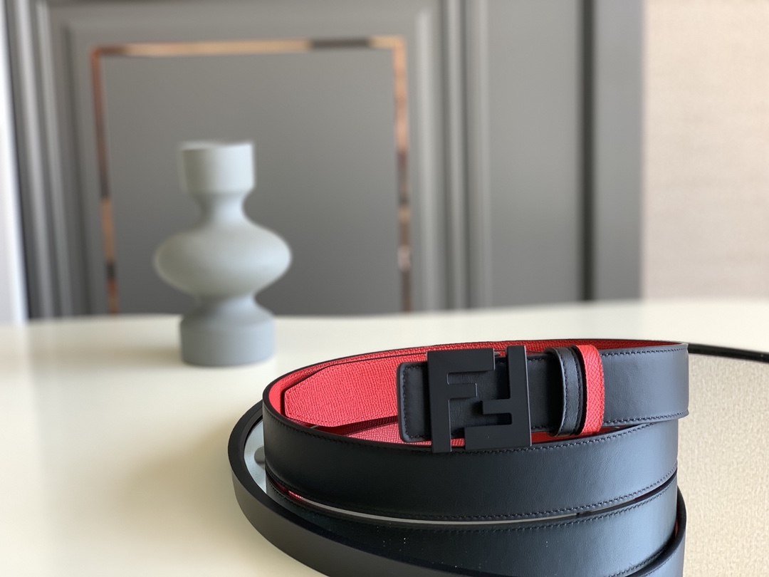 Fendi 五金做工精细 线条流畅 表面光滑 𝐙𝐏电镀工艺 香港通关【𝐇𝐀𝐀𝐒】 进口皮料